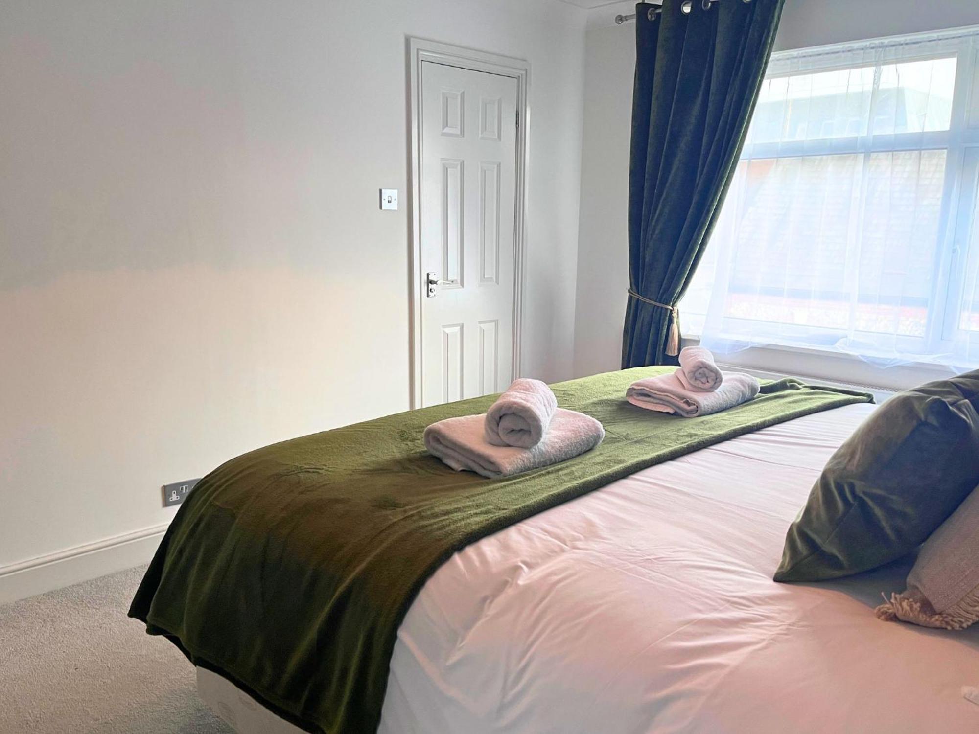 Jekyll'S On Hyde - Spacious Town House - Central Winchester - Free Parking, Sleeps 5 - By Xplus Stays المظهر الخارجي الصورة