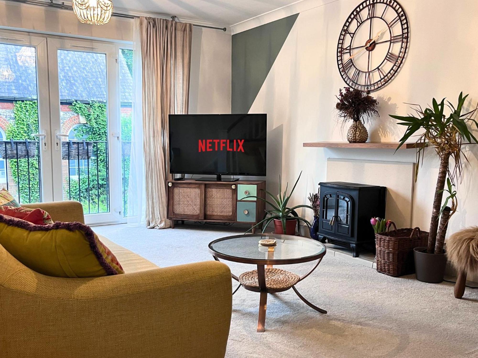 Jekyll'S On Hyde - Spacious Town House - Central Winchester - Free Parking, Sleeps 5 - By Xplus Stays المظهر الخارجي الصورة
