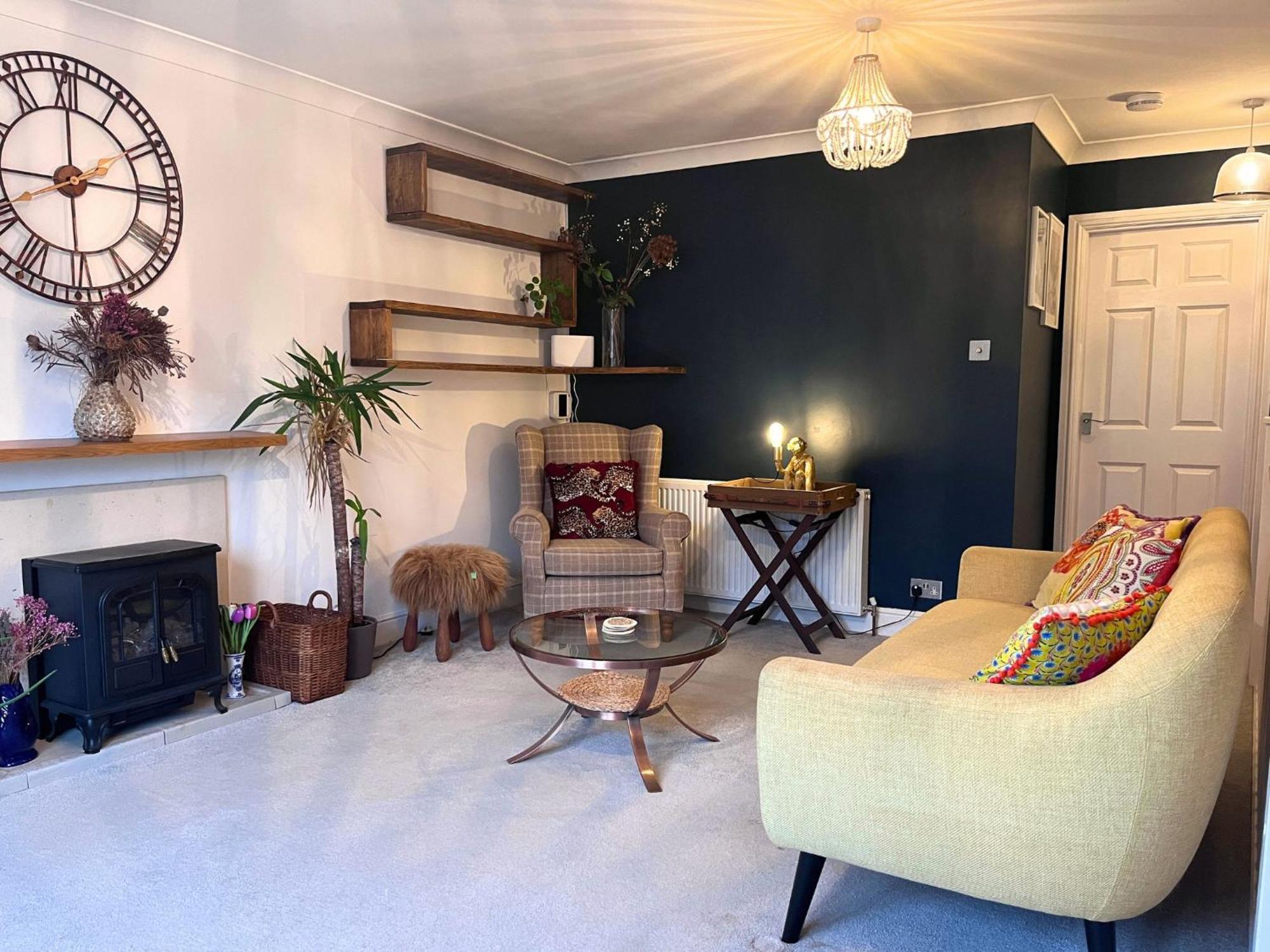 Jekyll'S On Hyde - Spacious Town House - Central Winchester - Free Parking, Sleeps 5 - By Xplus Stays المظهر الخارجي الصورة